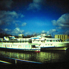   1987 .